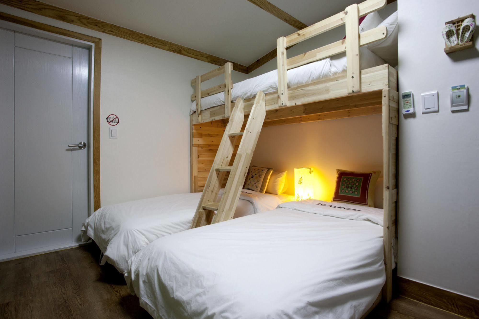 Mini Hotel Dalkom In Dongdaemun Seul Esterno foto