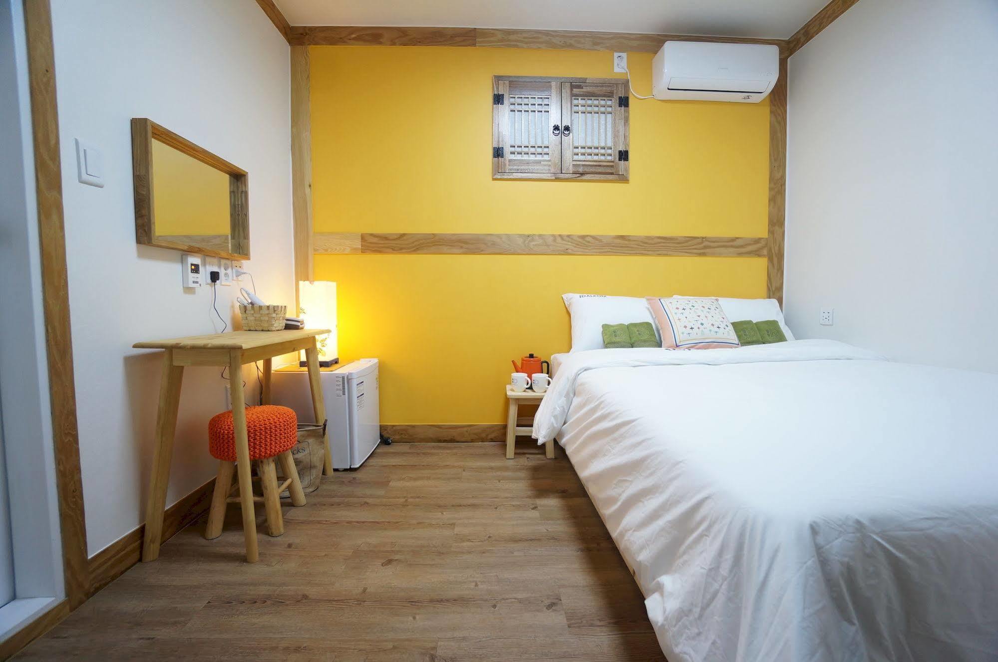Mini Hotel Dalkom In Dongdaemun Seul Esterno foto