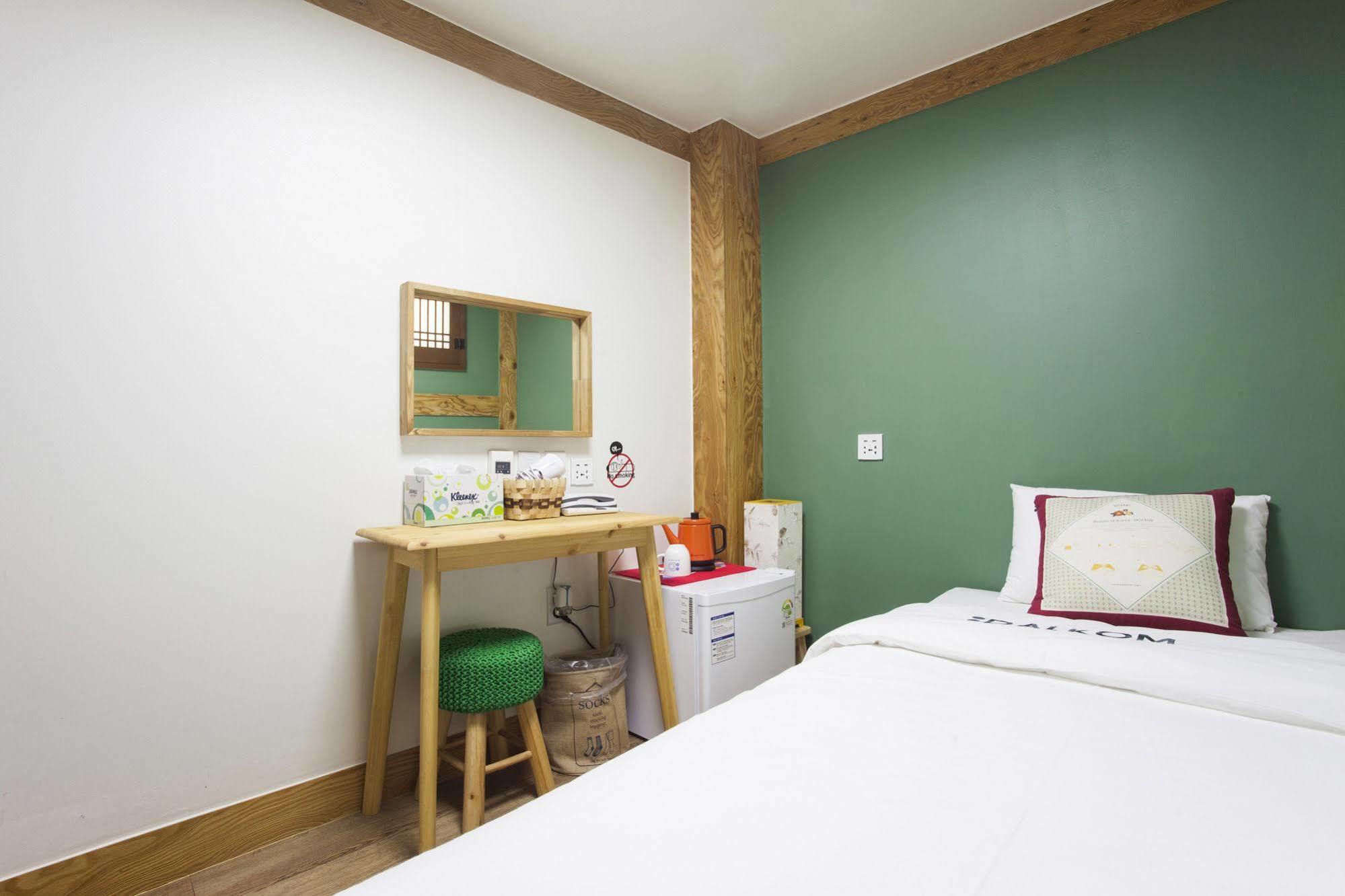 Mini Hotel Dalkom In Dongdaemun Seul Esterno foto